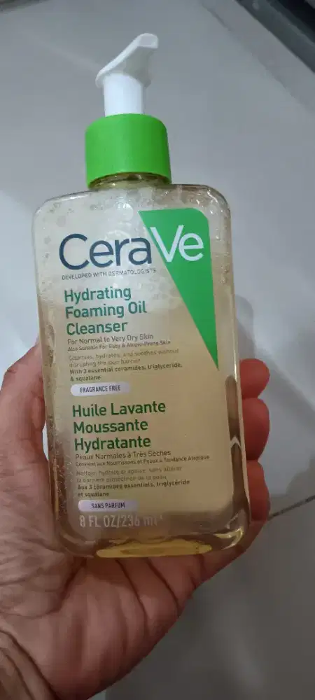 CeraVe Hydrating Foaming OiL Cleanser