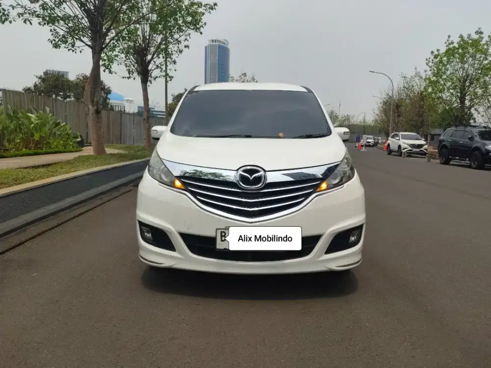 MAZDA BIANTE 2.0 Skyactiv Putih 2017