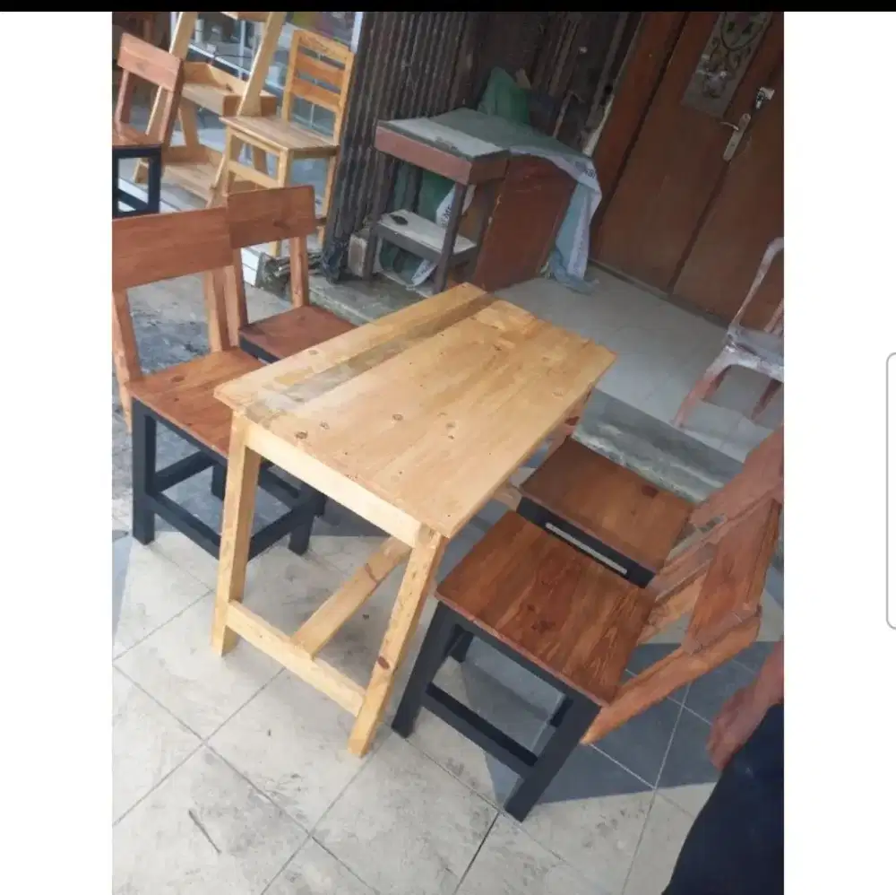 1 Set Meja dan Kursi Sandaran | Meja Kursi Sandaran Warkop, Meja 1 Set