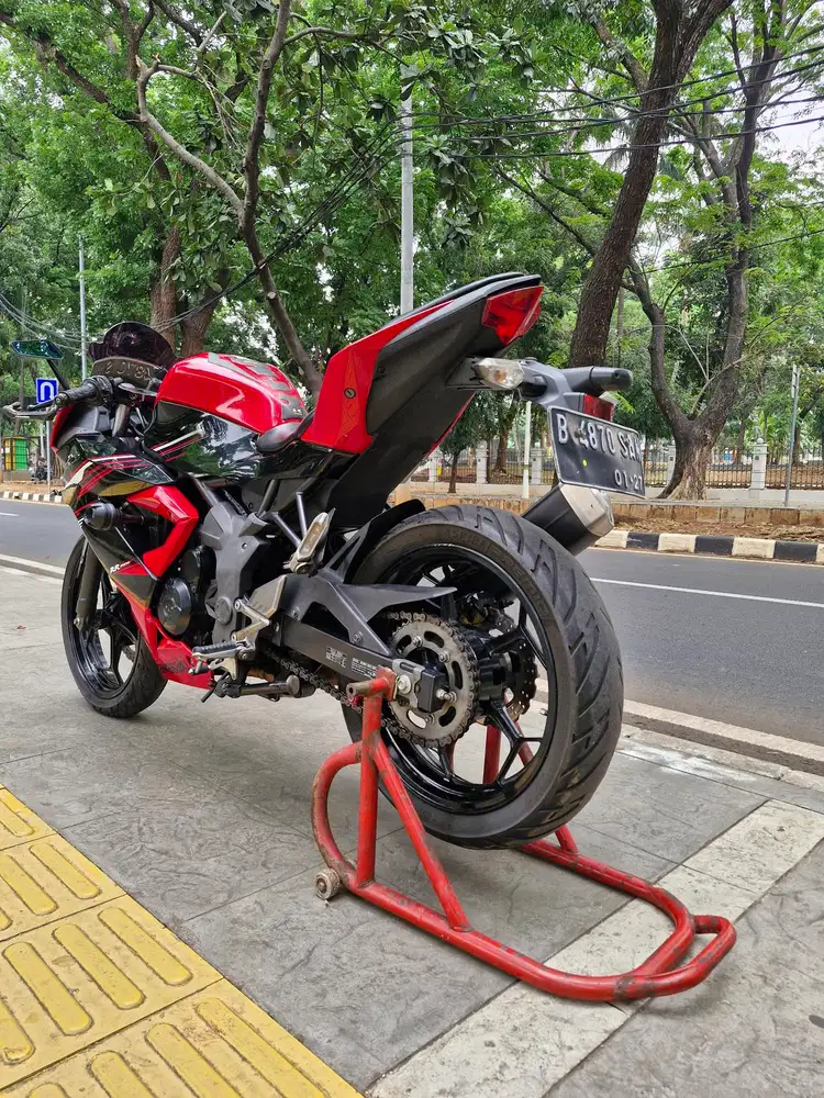 DIJUAL CASH KAWASAKI NINJA 250 MONO ABS THN 2015 PJK IDUP SIAP PAKAI