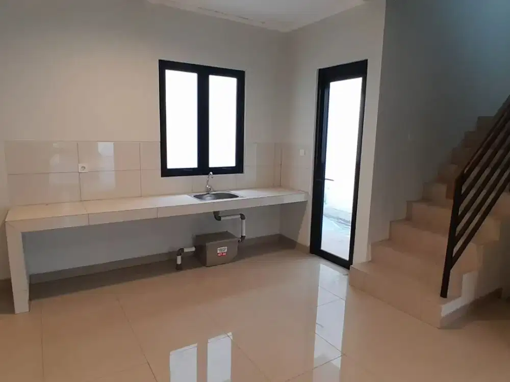 Rumah Baru Siap Huni Cluster Regina di Summarecon Crown Gading Harapan Indah Bekasi