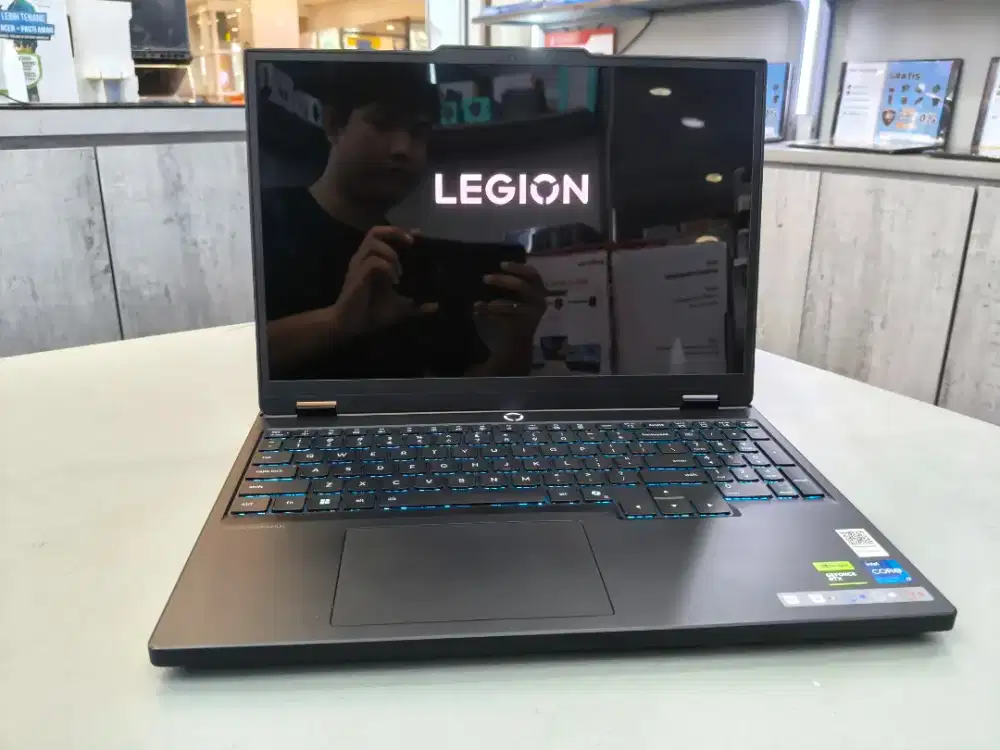 Lenovo Legion 5 core i7 24GB SSD 512GB RTX5050 6GB kredit