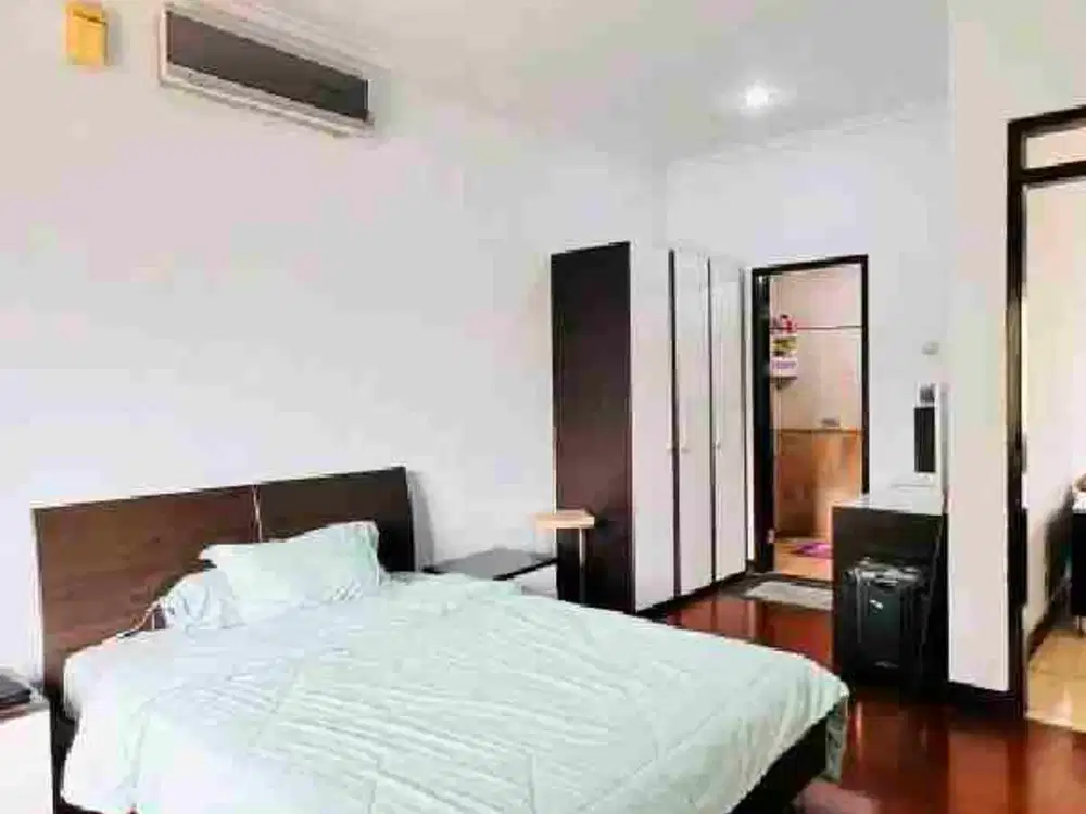 RUMAH MEWAH KBP — LT 300 LB 242 — Depan IKEA & Parahyangan Golf — Siap Huni — 5,88 Miliar