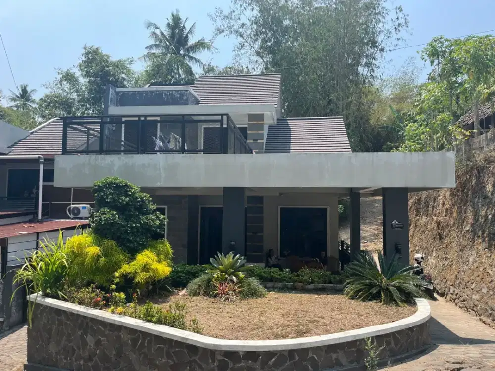JUAL CEPAT, Rumah 2 Lantai Dekat Pemda Sleman dan SCH Jogja