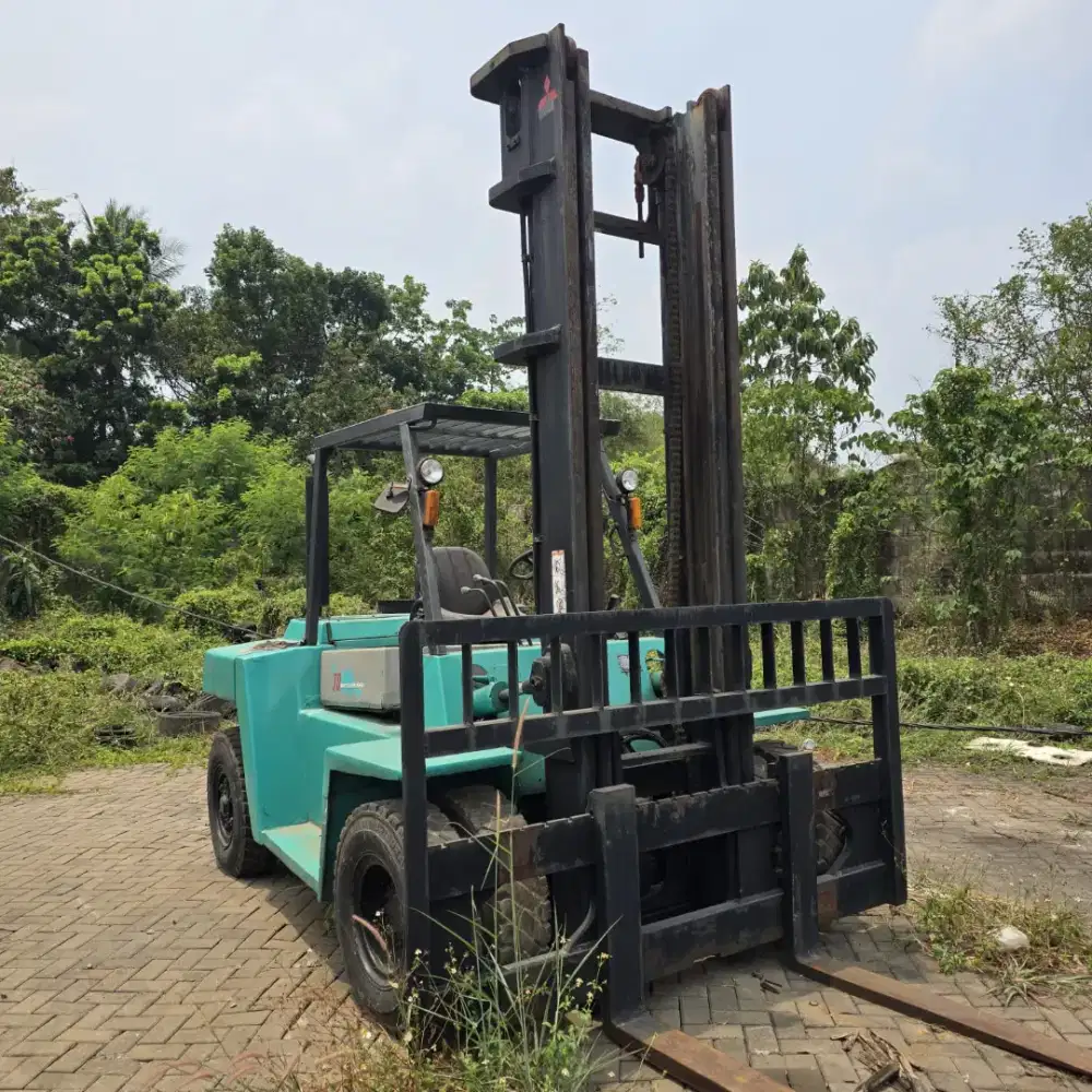 Di jual siap pakai MITSUBISHI 7 ton 5 m 2014