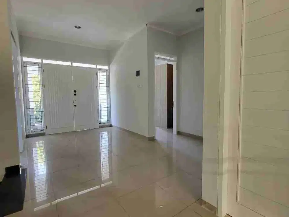Rumah Mewah Elegan Semi Furnish di Batununggal Indah Bandung