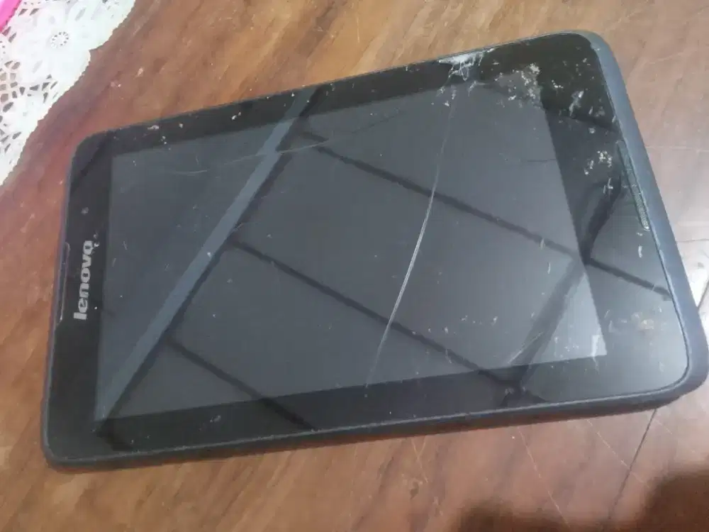 Tablet / tab Lenovo kondisi rusak