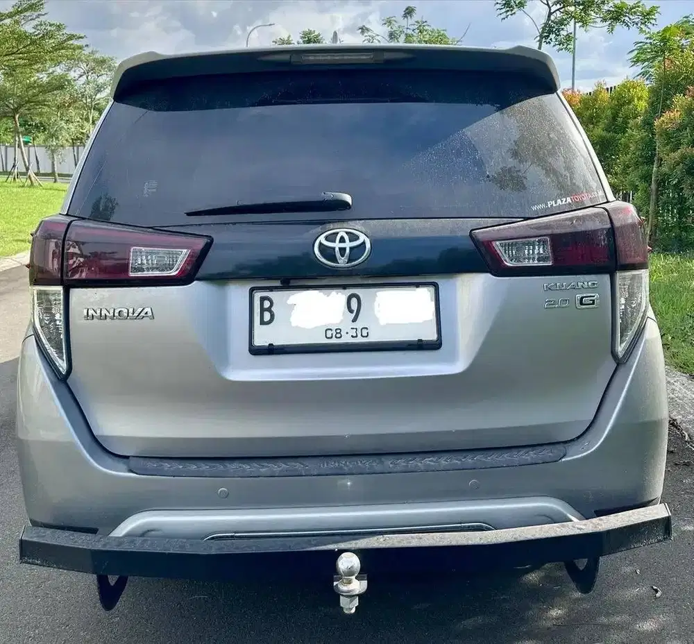 toyota kijang innova (2017)