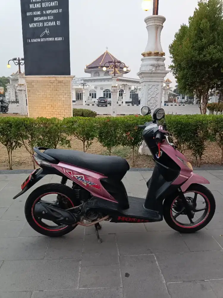 Menolak tua barang simpanan sangat terawat Honda beat karburator 2011