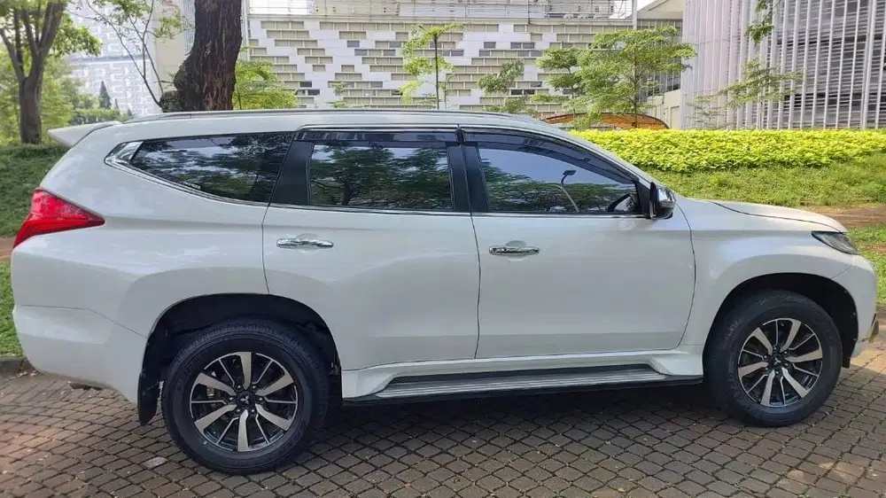 DIJUAL PAJERO SPORT DAKAR 2.4 AT 2016 – PUTIH