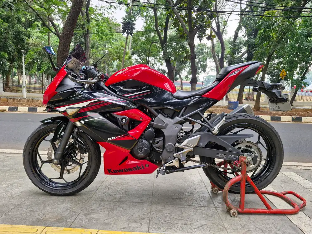DIJUAL CASH KAWASAKI NINJA 250 MONO ABS THN 2015 PJK IDUP SIAP PAKAI