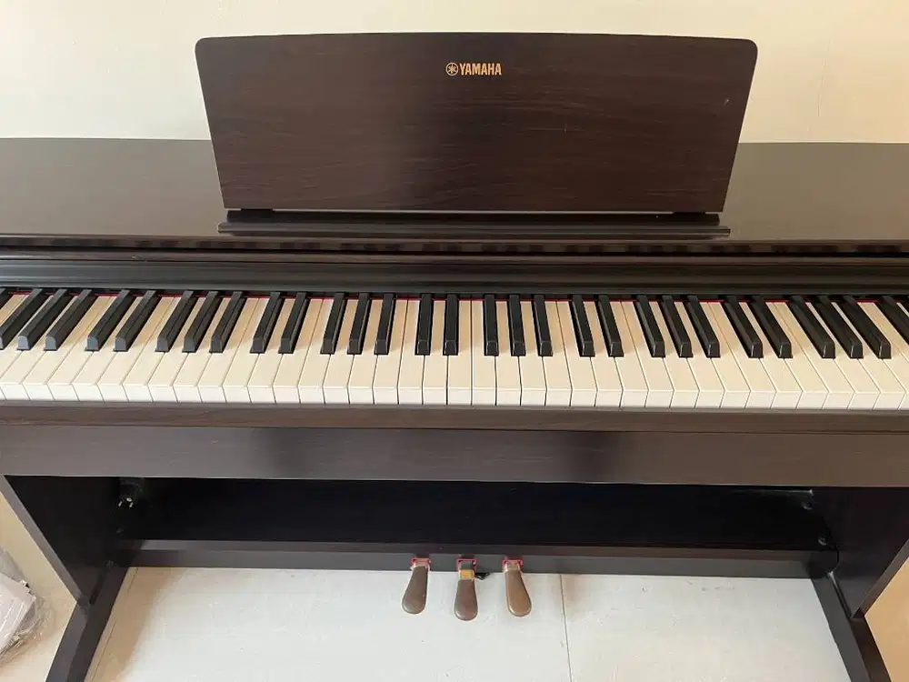 Yamaha Digital Electronic Piano YDP-143