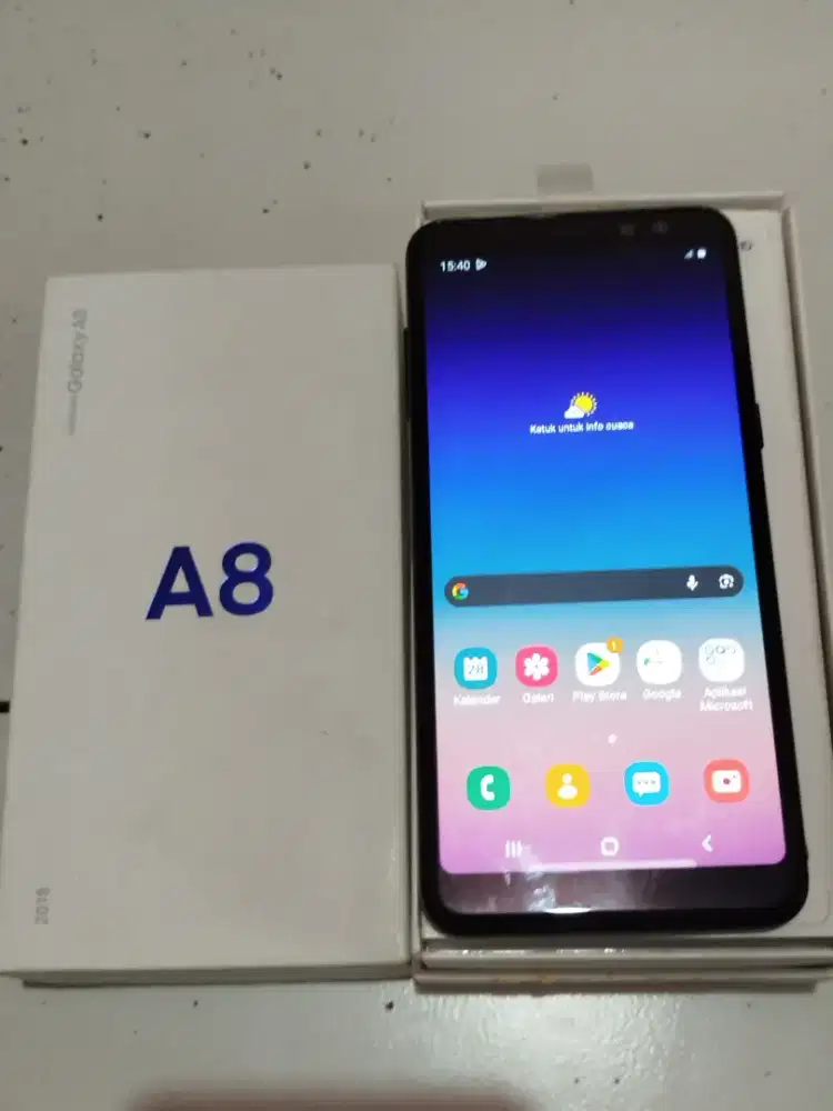 Samsung A8 Ram 4/32 Fullset Gada kepala charger nya aja