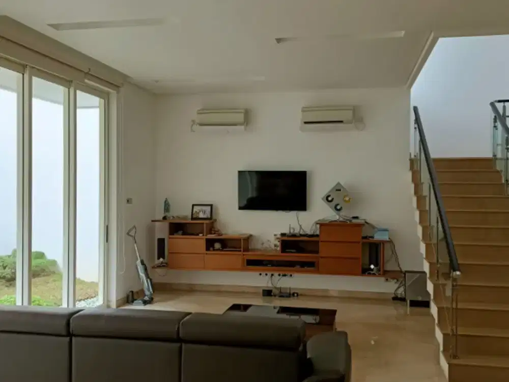 rumah graha family dkt Pakuwon dan BDG darmo golf surabaya