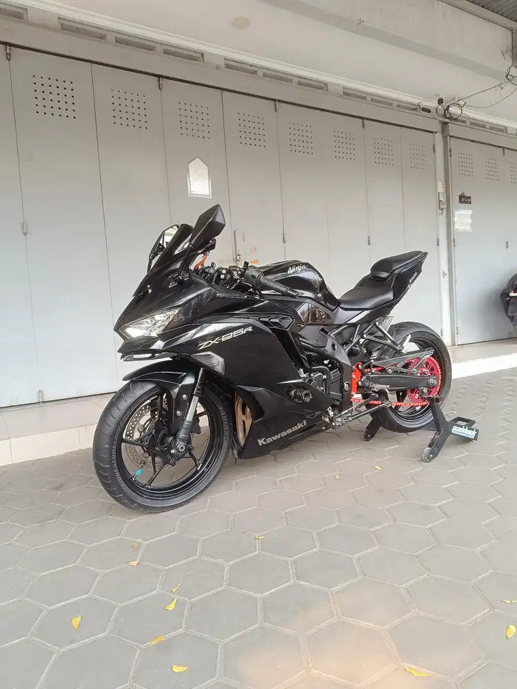 Kawasaki ninja ZX25R 2022 mulus
