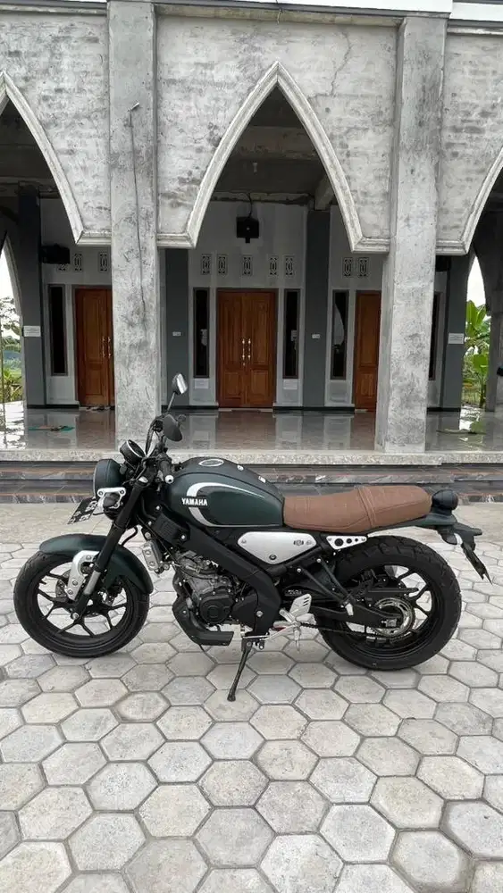 XSR 155 2022 Low KM Plat H Kota Tangan Pertama mulus