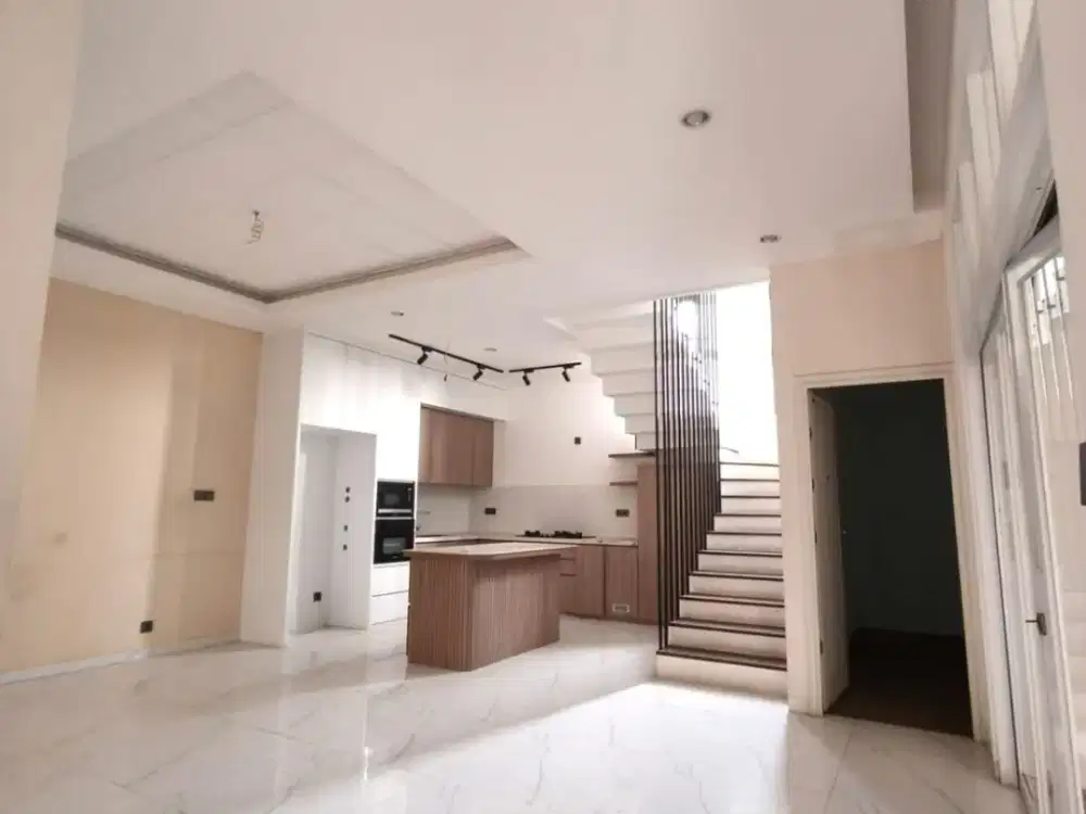 Rumah Luas Semi Furnished Cluster Yarra Jakarta Garden City