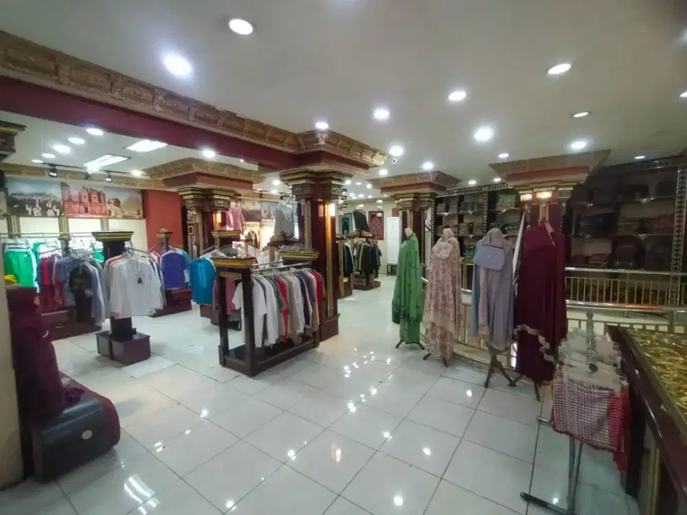 DIJUAL/DISEWAKAN RUKO 4 LANTAI, EX TOKO FASHION DI OTISTA BANDUNG M