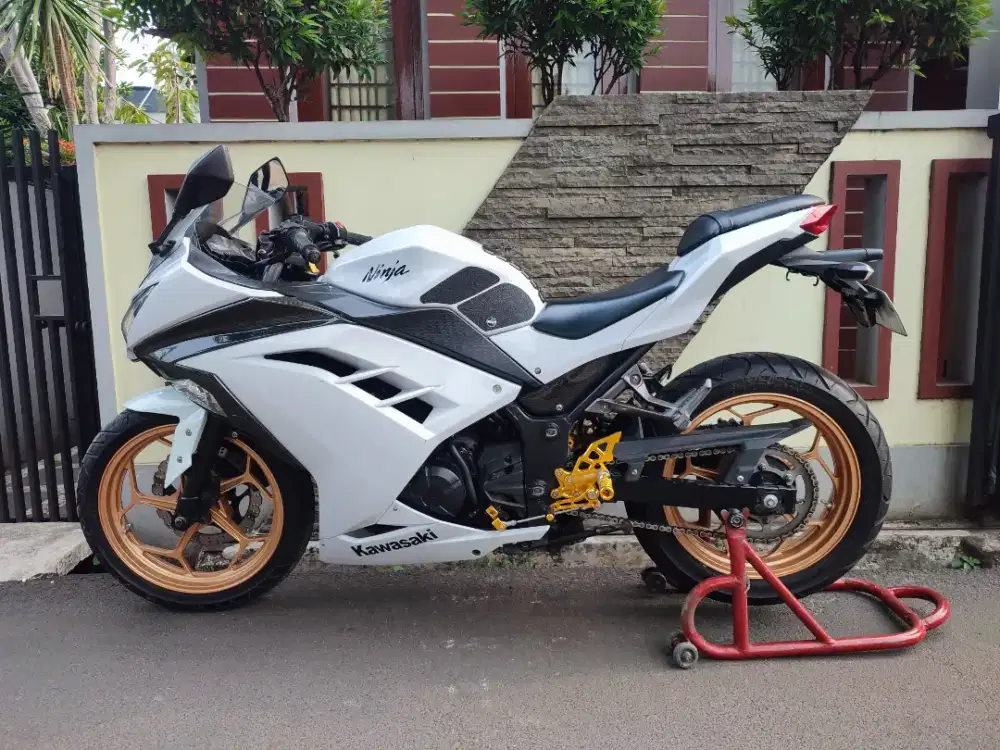 READY #1 UNIT KAWASAKI NINJA FI 250 TAHUN 2012