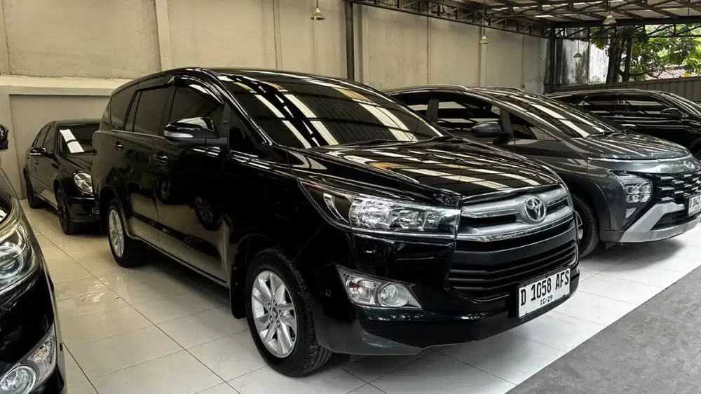 KM 62.000 AN TOYOTA KIJANG INNOVA 2.4 V AT DIESEL 2017
