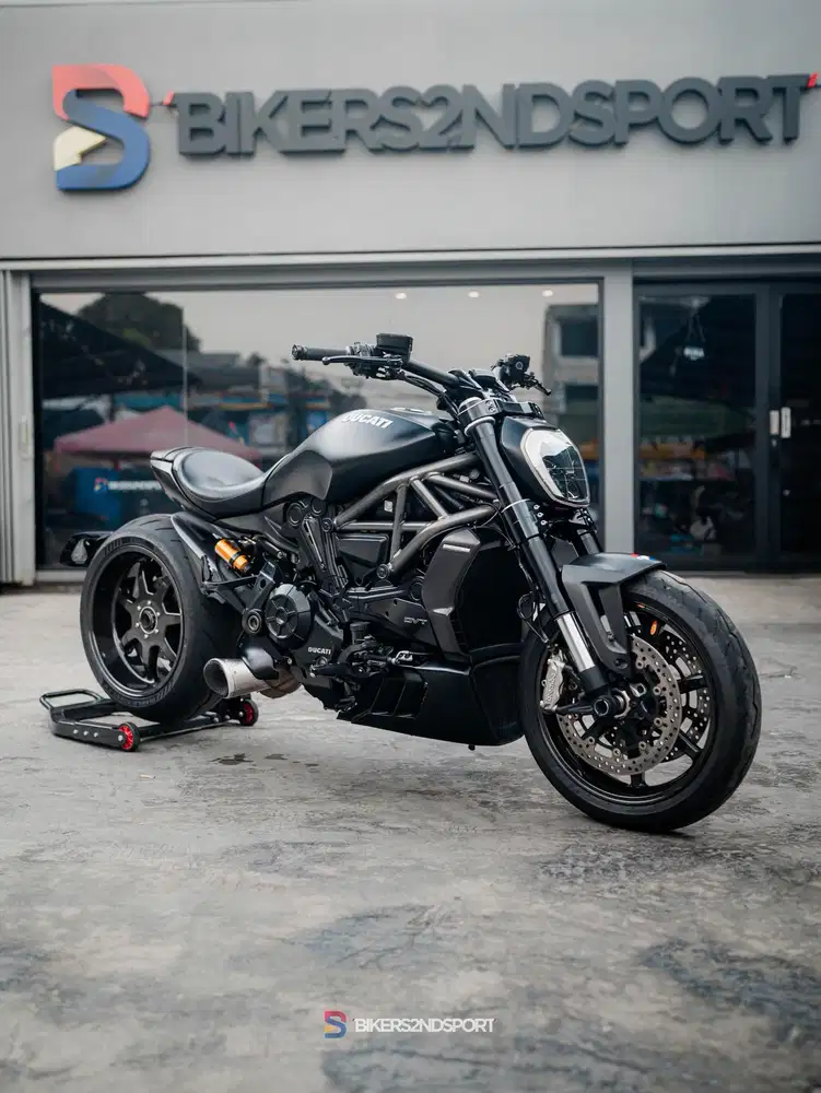 DUCATI X-DIAVEL BLACK 2016