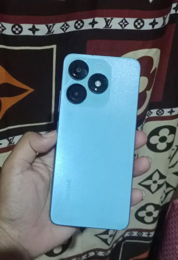 Itel A70 ram 4+8/128!.