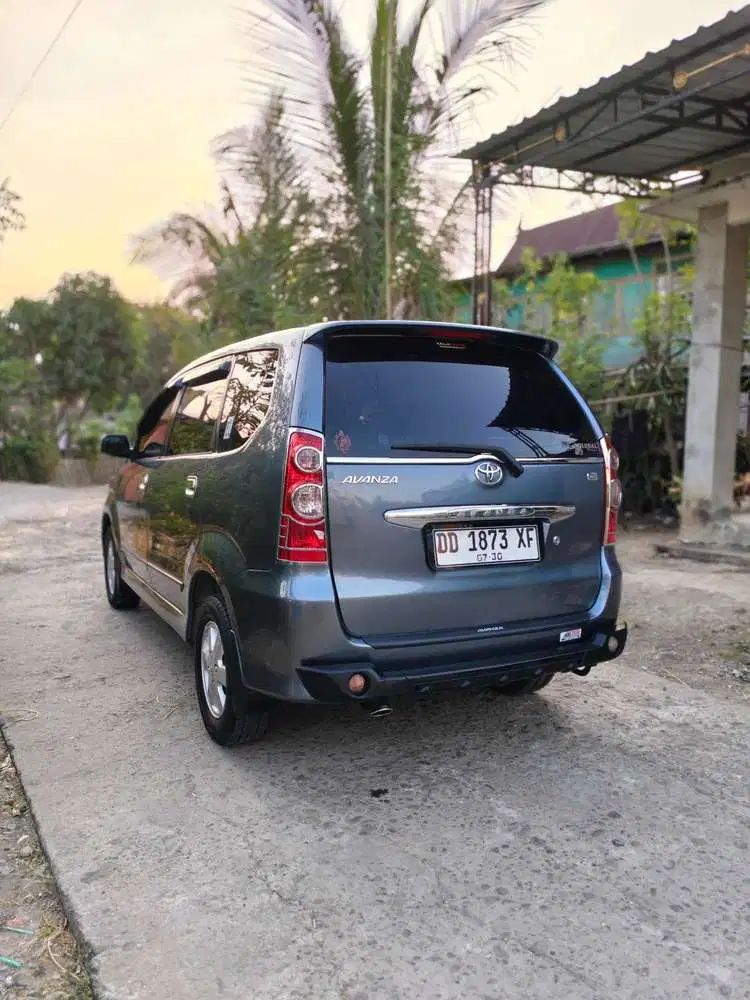 Toyota Avanza 2010 Bensin