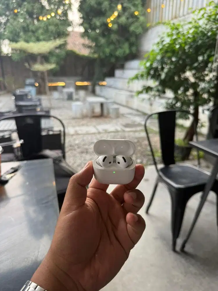 Airpods Gen 4 ANC ex Blibli