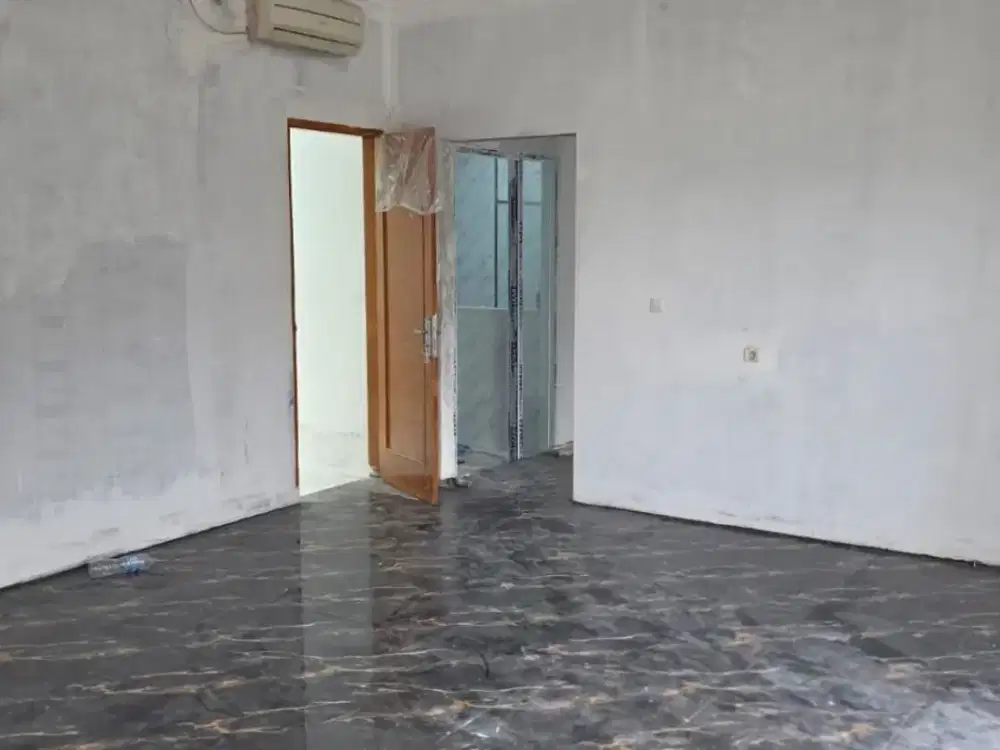 Rumah di Taman Kota, Jakarta Barat