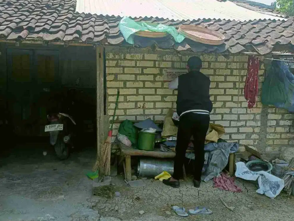 DI JUAL RUMAH 

KEL. : DEKET AGUNG
KEC. : SUGIO
KAB  : LAMONGAN