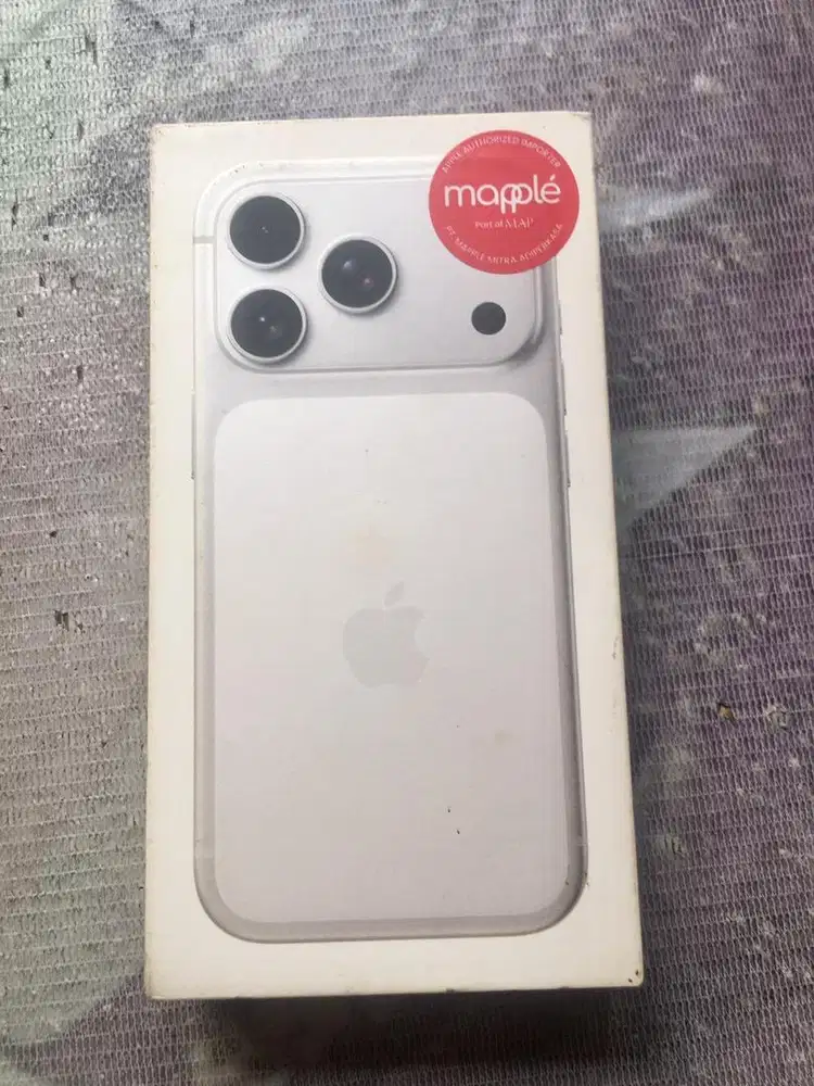 Box iPhone 17 Pro Silver