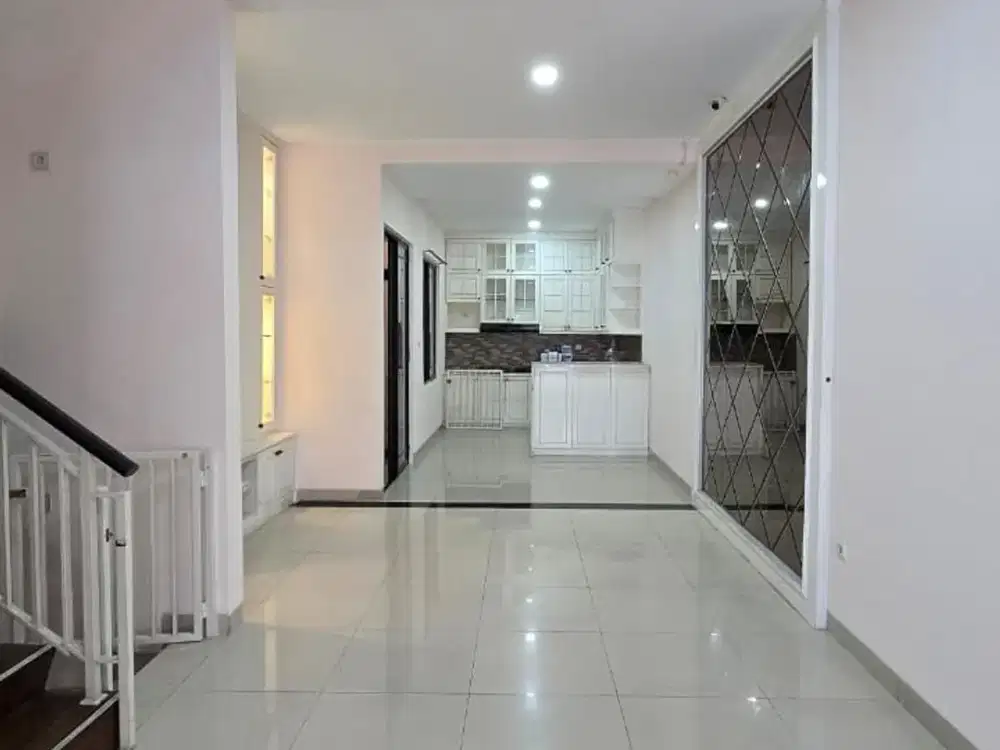 Dijual Rumah di Cluster Asia Green Lake City 6x18