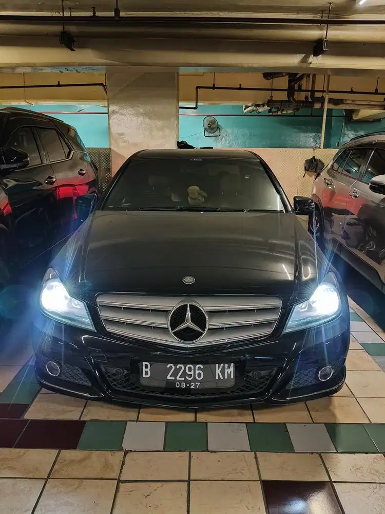 Mercy C 200 AVG 2012 Hitam