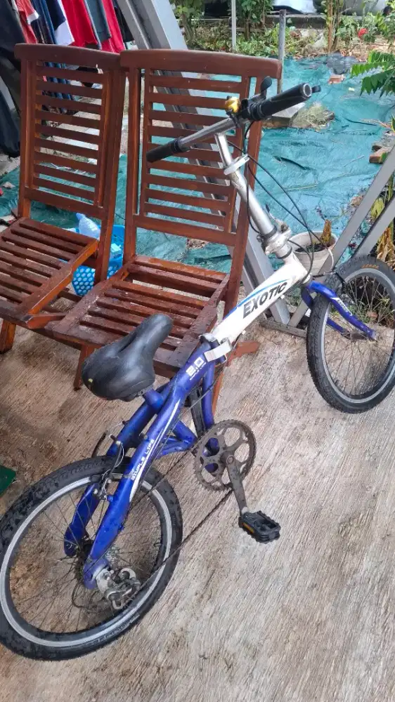Sepeda lipat merek Exotic