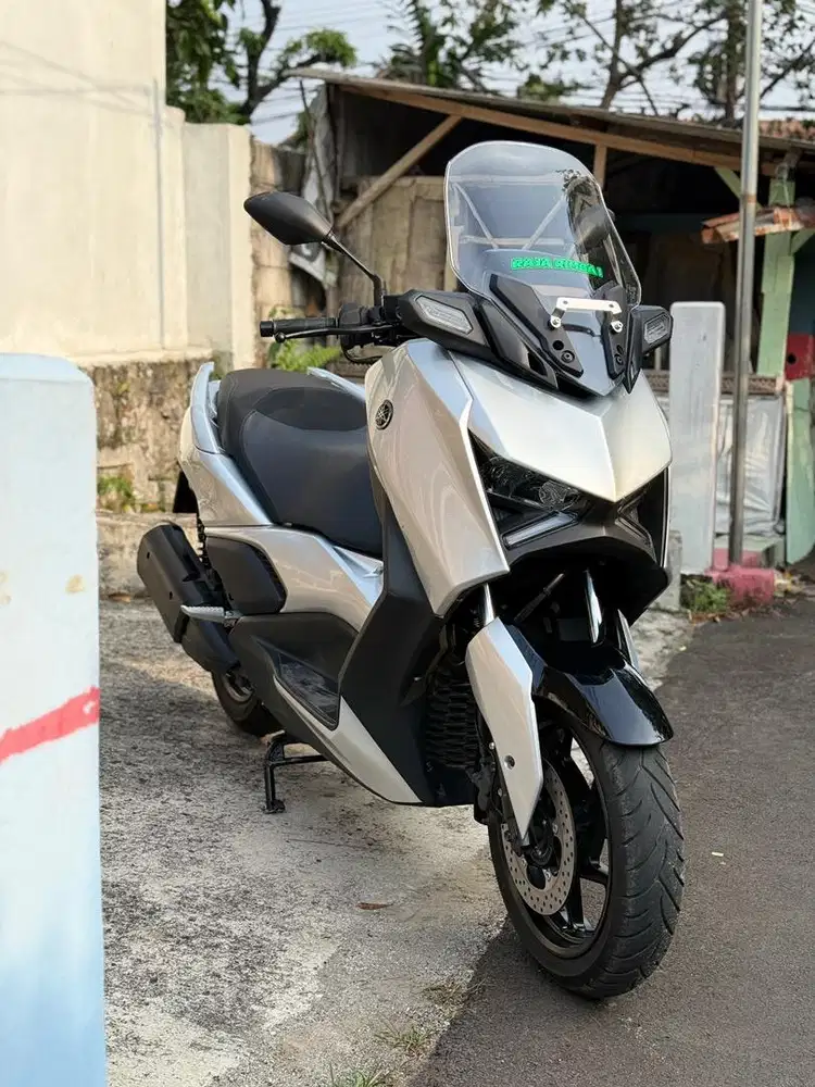 Xmax Connected 2026