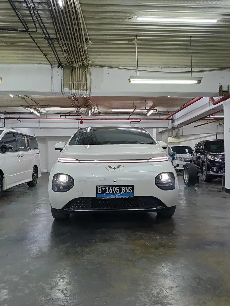 Wuling Cloud EV Pro At 2024 Listrik Putih