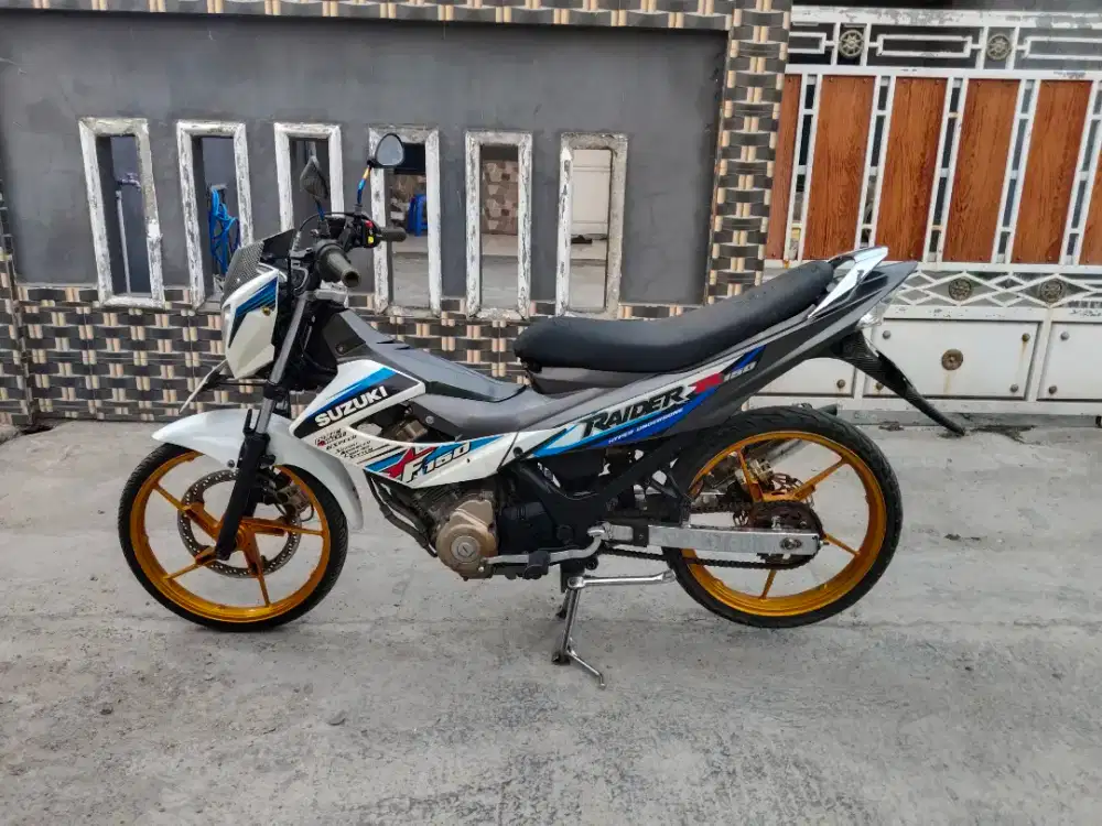 Suzuki Satria F 150cc tahun 2014 mesin halus siap pakai di Tangerang