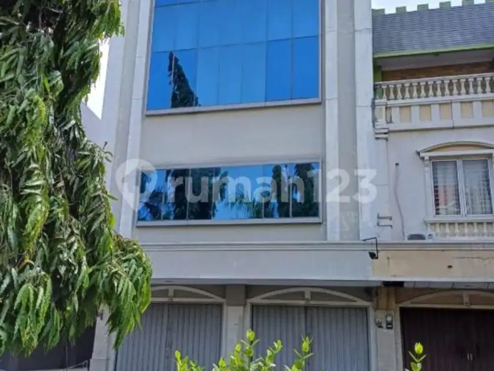 Ruko Gandeng 4 Lantai di Taman Surya Jakarta Barat