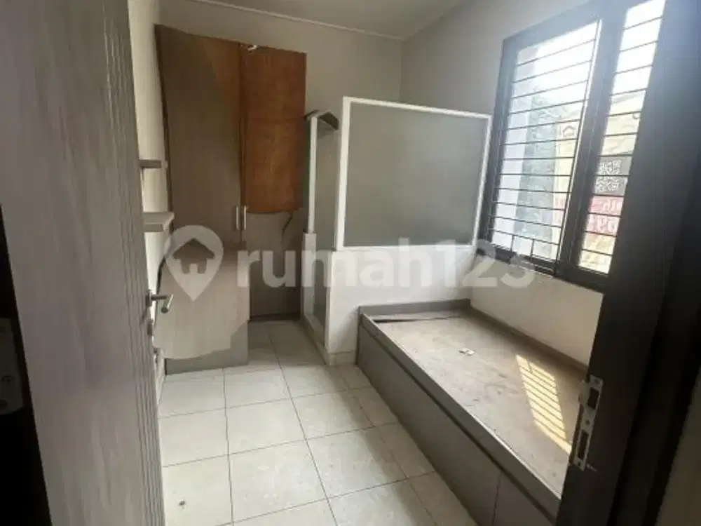 Rumah Kost 2 Lantai di Studento Foresta BSD, Tangerang Selatan