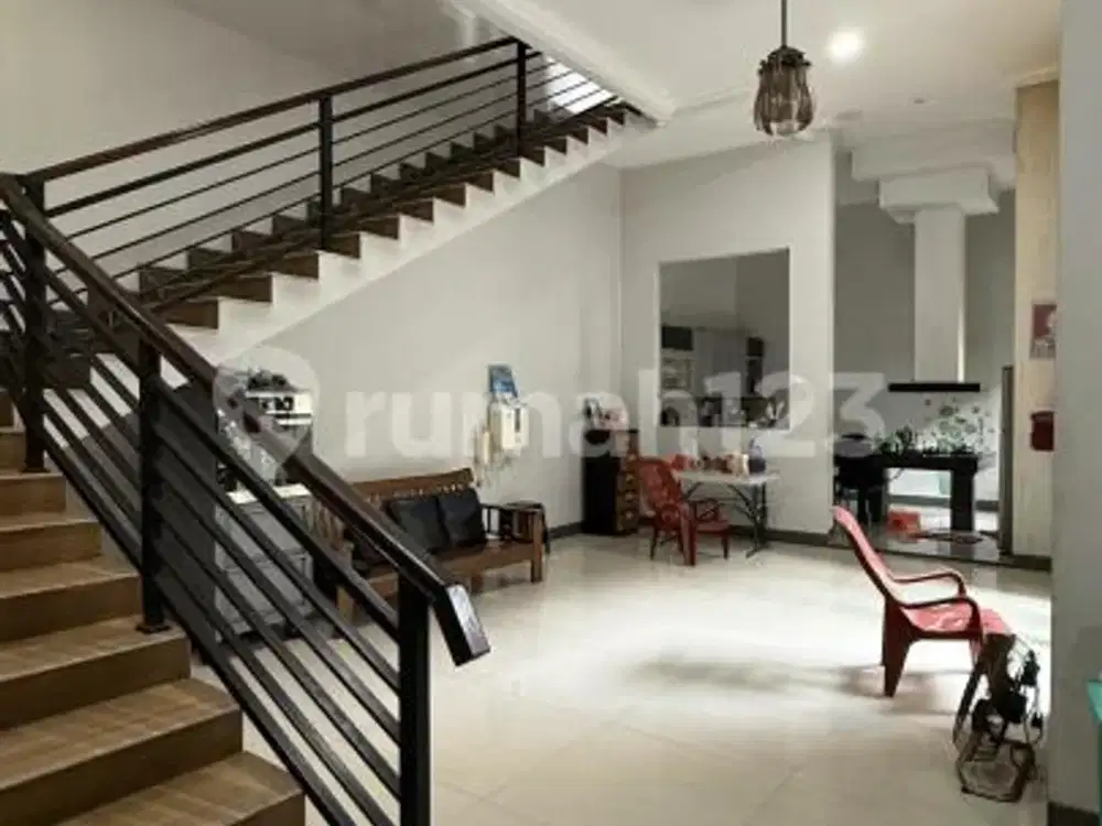 Rumah 3 Lantai di Griya Loka Sektor 1.1 BSD, Tangerang Selatan