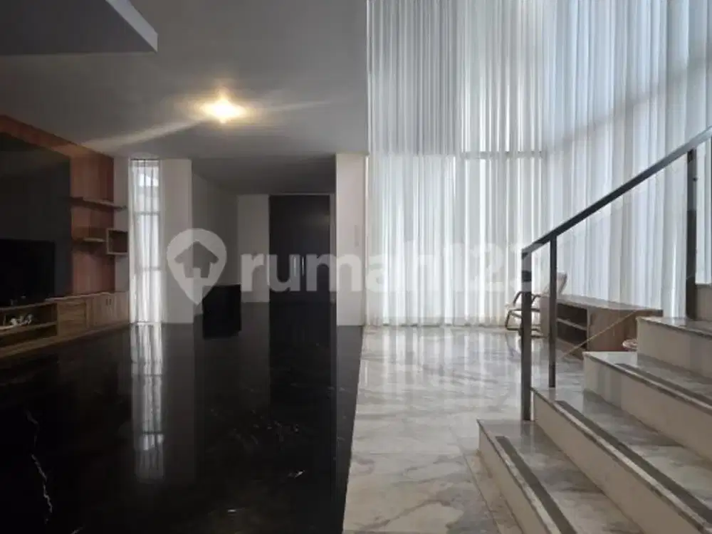 Disewakan Townhouse Semi Furnish Kemang Jakarta Selatan