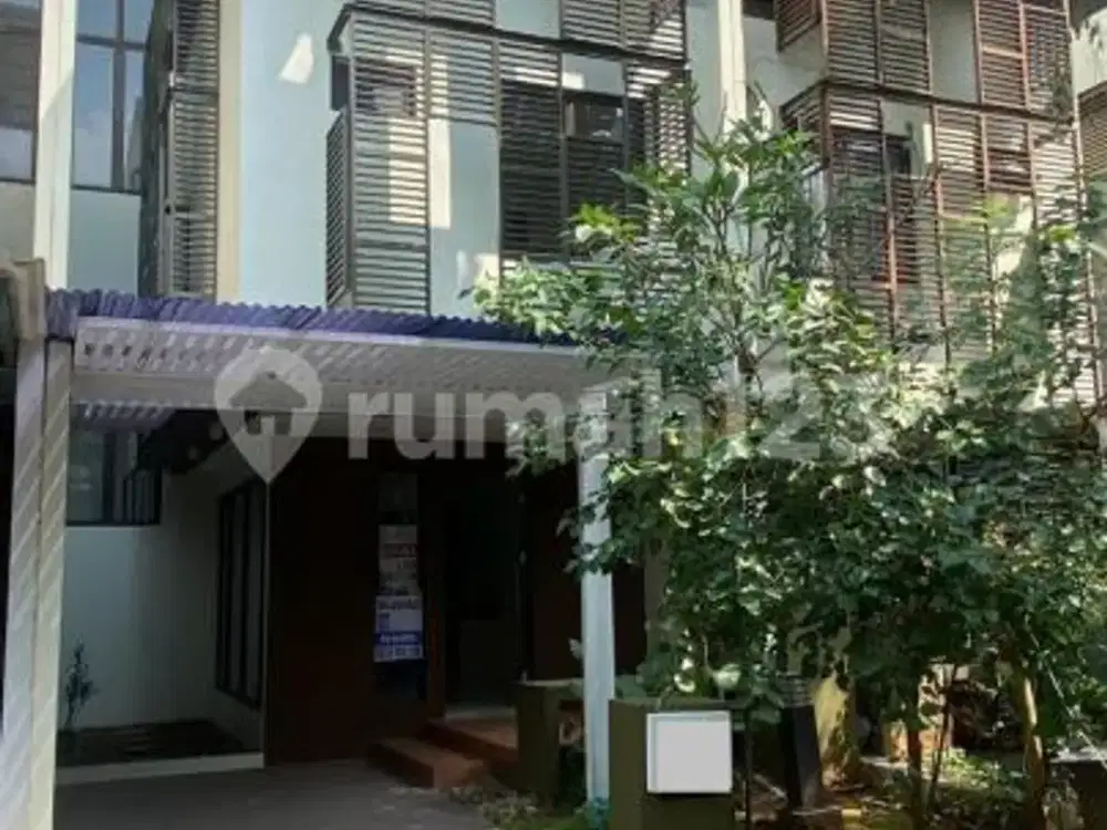 Rumah Rapi 3 Lantai di Whelford Greenwich BSD, Tangerang Selatan