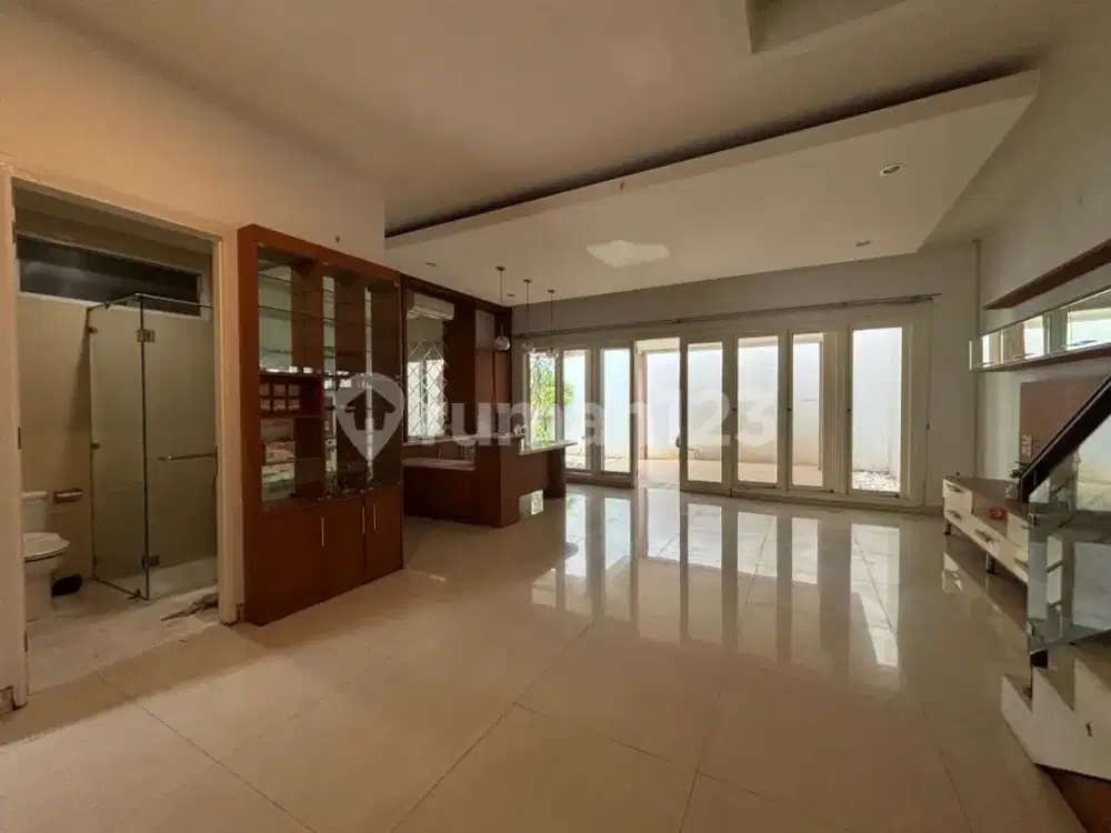 Rumah Bangunan Mandiri di Sutera Onyx Alam Sutera, Tangerang Selatan