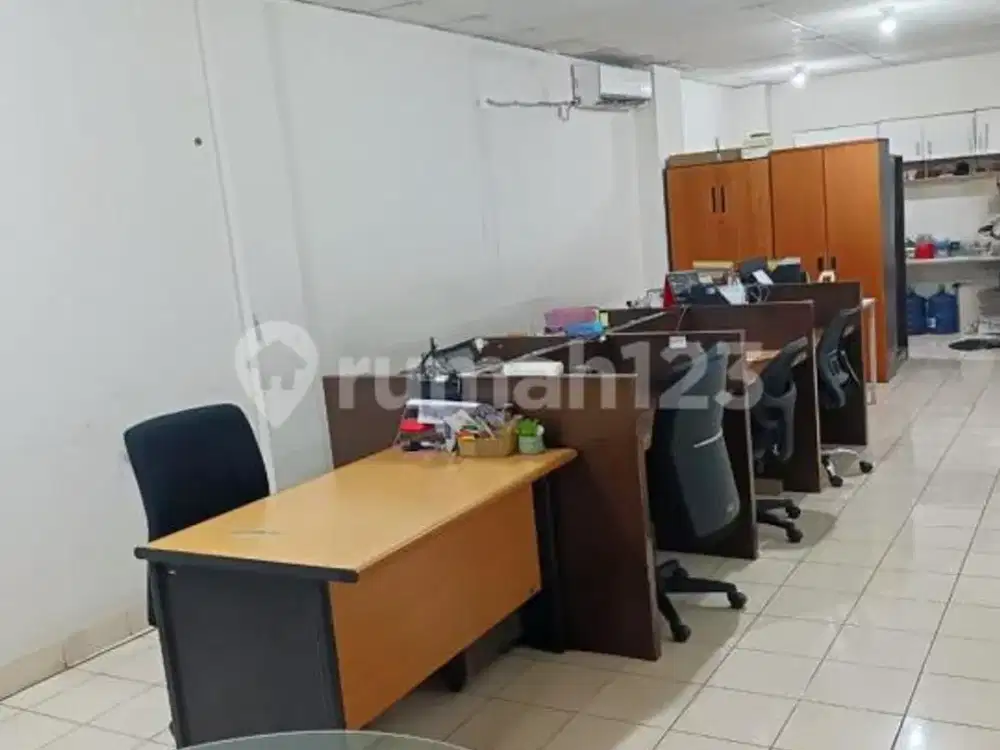Ruko Golden Boulevard 2,5 Lantai di BSD, Tangerang Selatan