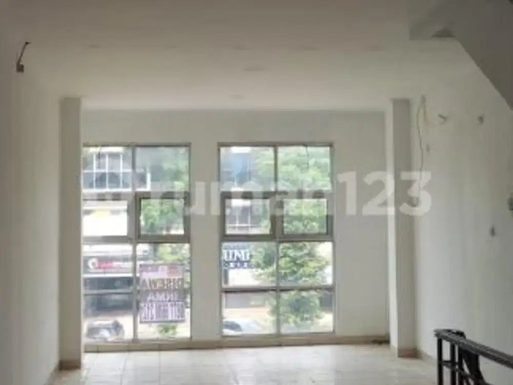 Disewakan Ruko 7 Cs 3 Lantai di Gading Serpong, Tangerang