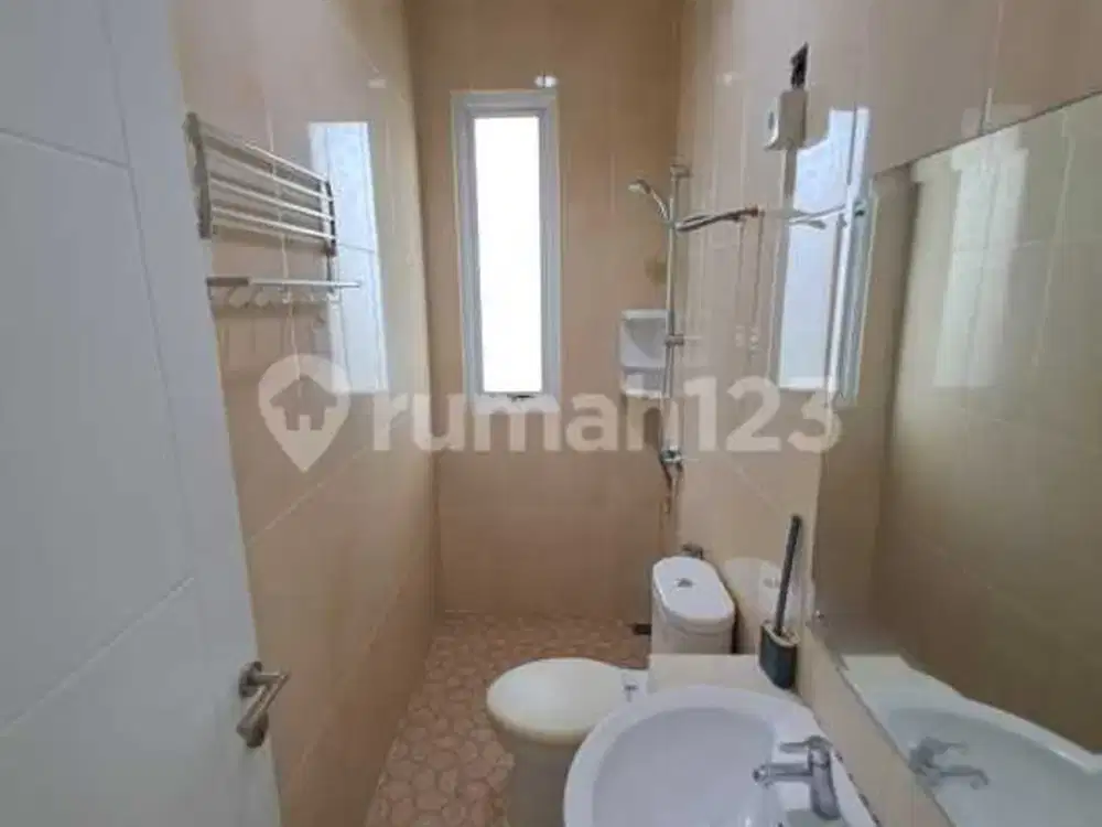 Rumah Bagus 3 BR di Vanya Park BSD, Tangerang Selatan