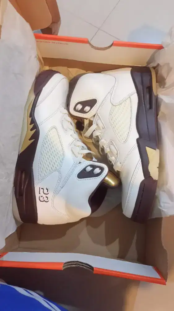Sepatu NIKE W JORDAN 5 RETRO