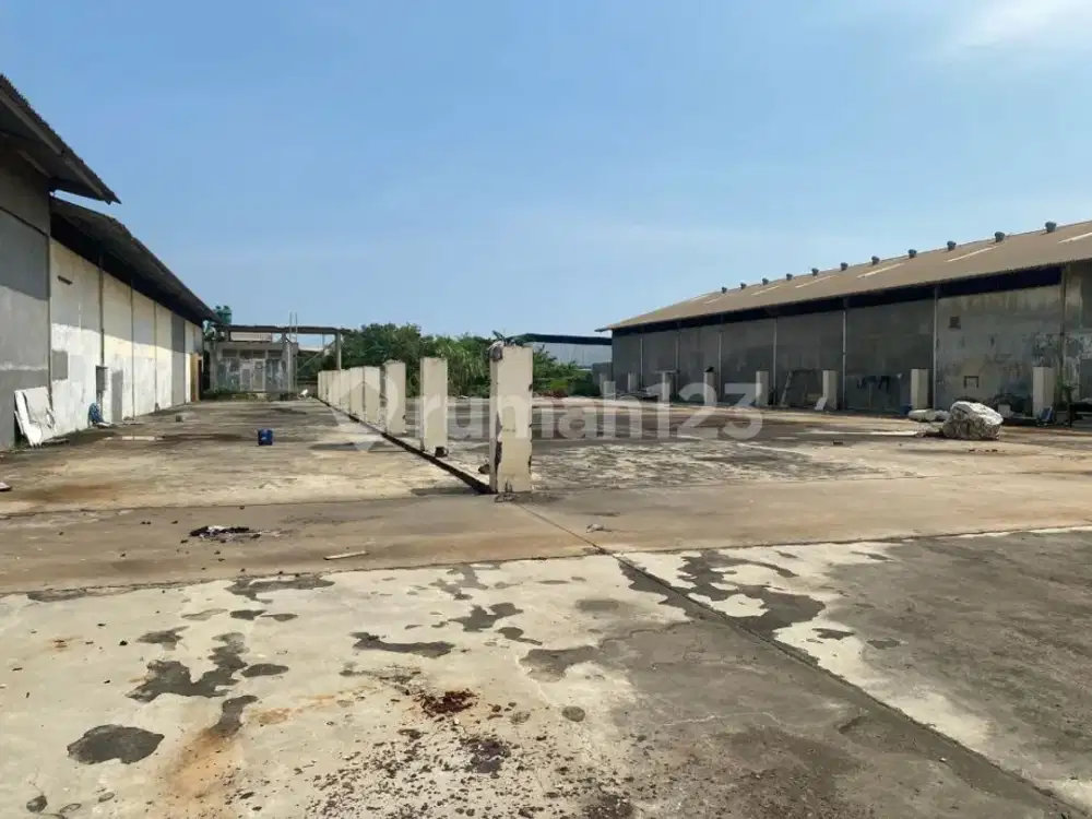 Di Sewakan Gudang / Tanah Terbuka - Kapuk Kamal Raya, Jakarta Utara
