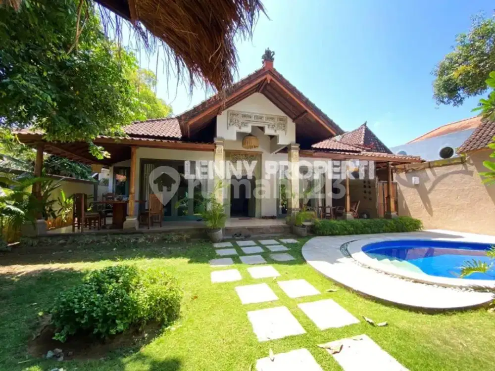 Traditional Balinese Classic 4 Bedrooms Villa In Beachside Sanur