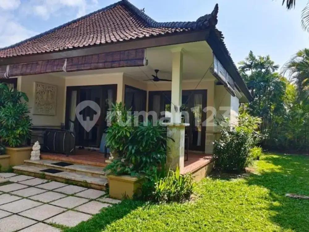 Beachside Two Bedrooms Villa With Green Garden For Rent